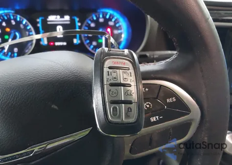 2017 Chrysler Pacifica Touring-L z USA, uszkodzony, nr VIN 2C4RC1BG3HR610765